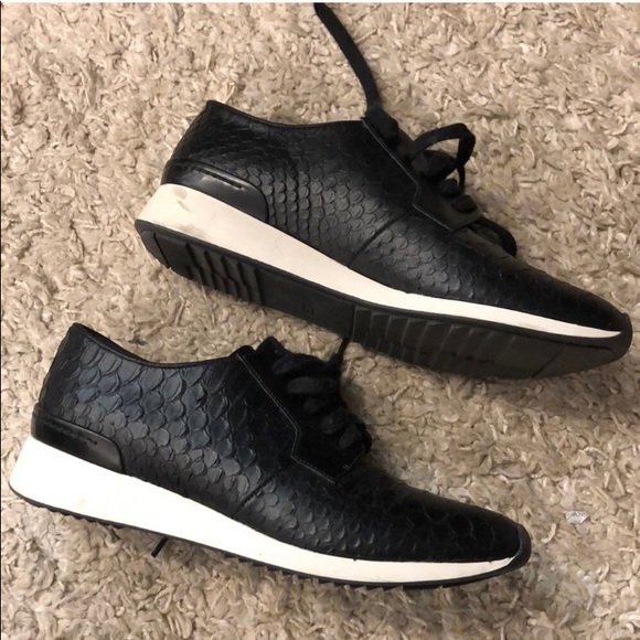 Vince Rayner Croc Embossed Sneaker - Picture 5 of 6